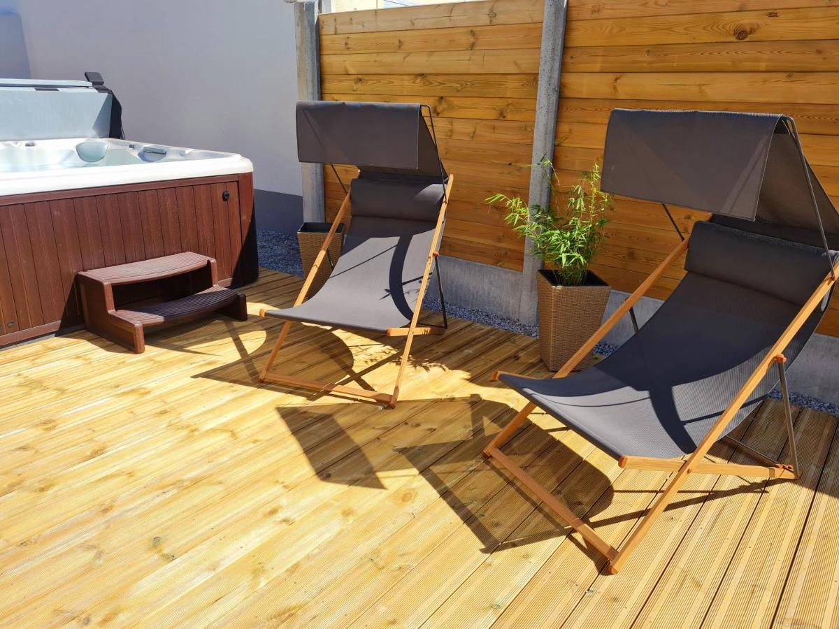 A Fleur De Spa : Maison Chaleureuse Avec Spa Privatif Et Billard. Coulogne 外观 照片