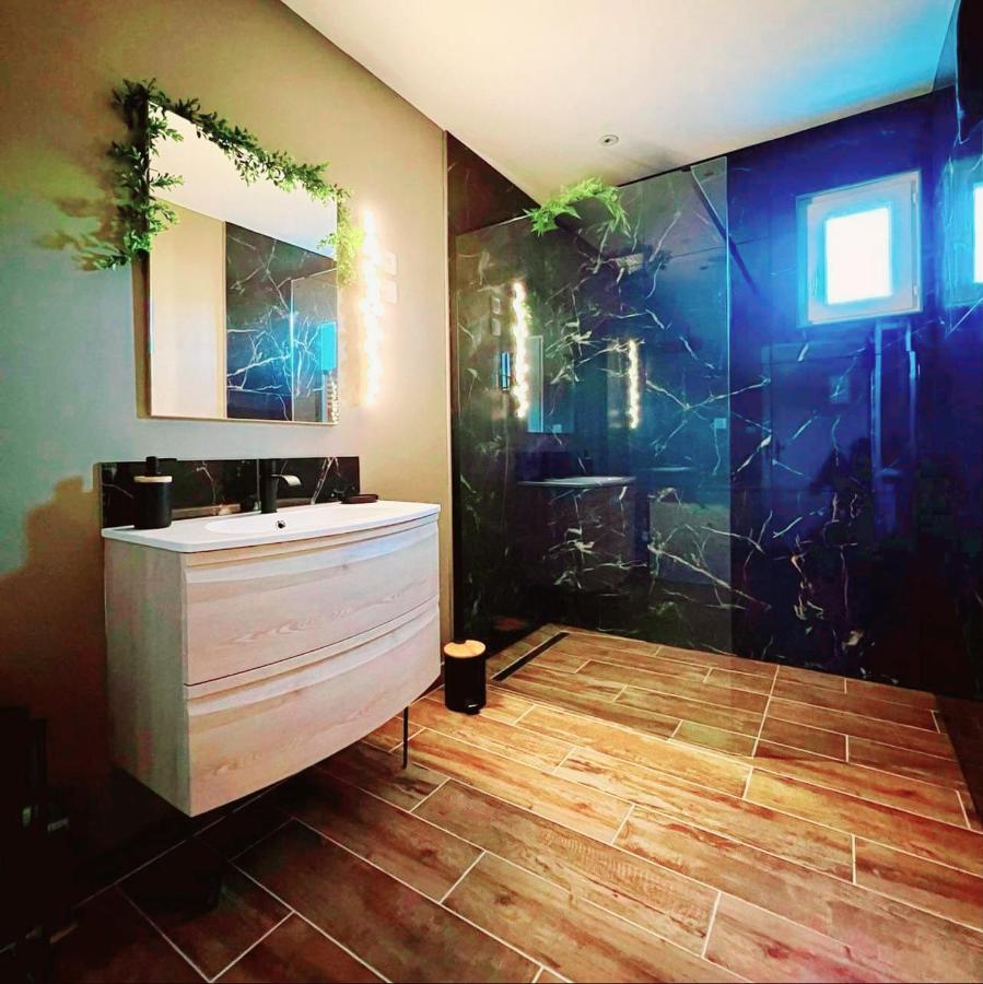 A Fleur De Spa : Maison Chaleureuse Avec Spa Privatif Et Billard. Coulogne 外观 照片